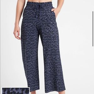 NWT Athleta Avenue Printed Wide Leg Crop Size 4T